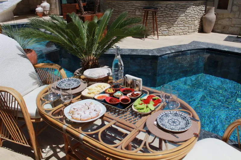 Avlu Alaçatı boutique hotel