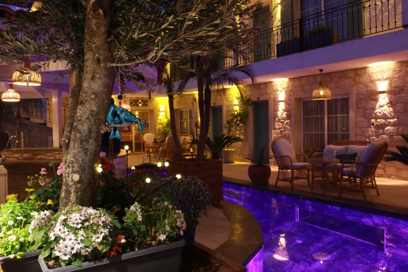 Avlu Alaçatı boutique hotel