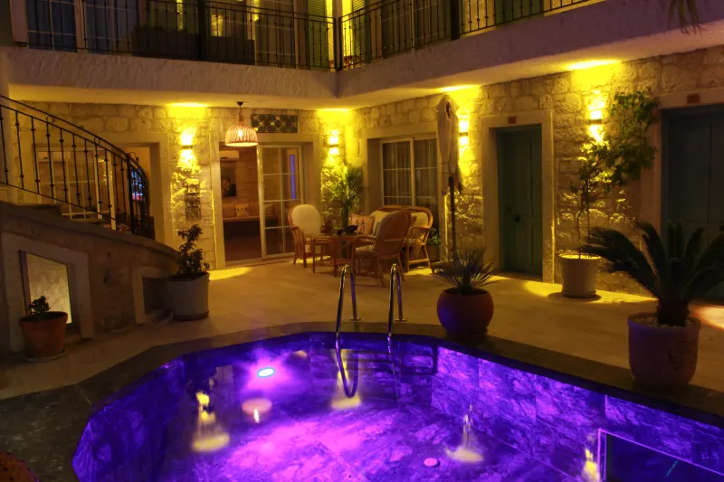Avlu Alaçatı boutique hotel