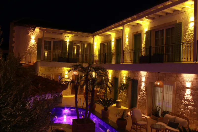 Avlu Alaçatı boutique hotel