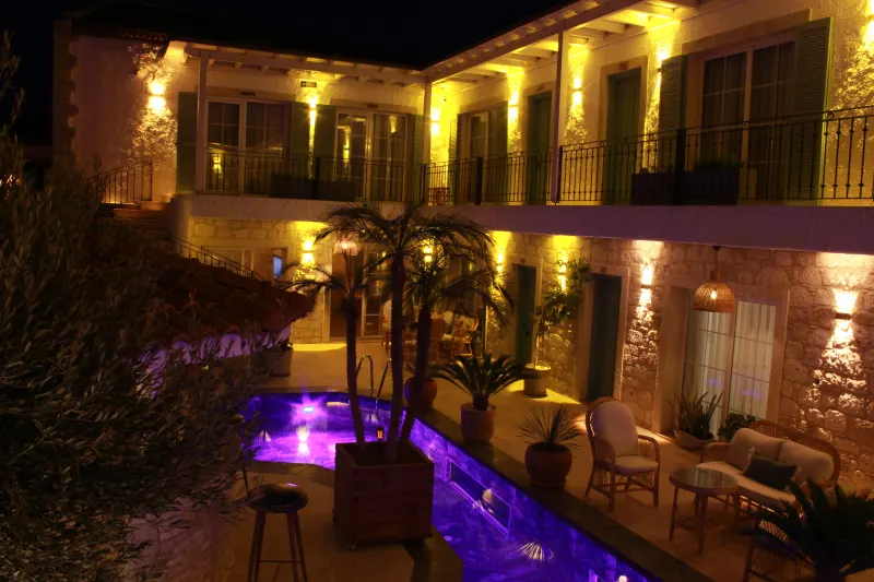 Avlu Alaçatı boutique hotel